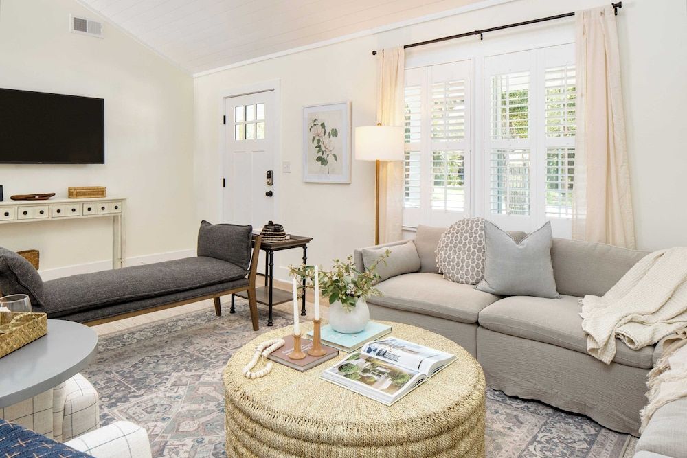 House (4 Bedrooms)