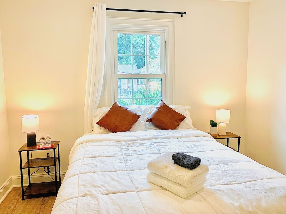 Room, 1 Queen Bed, Non Smoking (8)