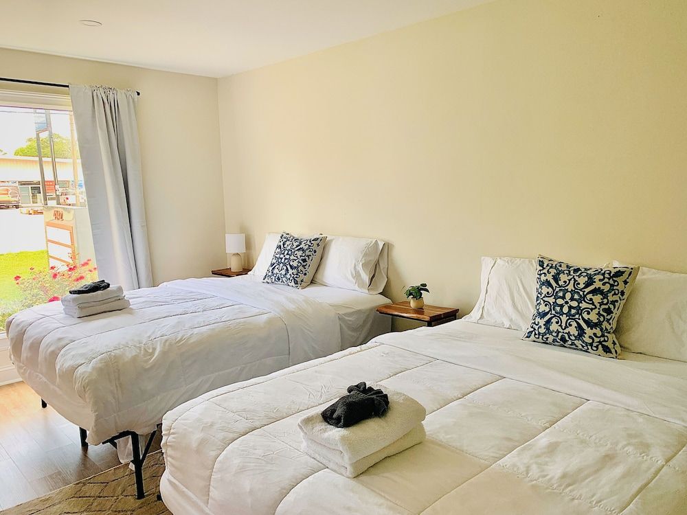 Deluxe Room, 2 Queen Beds, Non Smoking