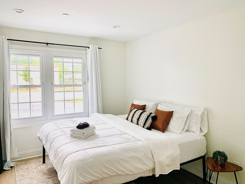 Room, 1 King Bed, Non Smoking (1)