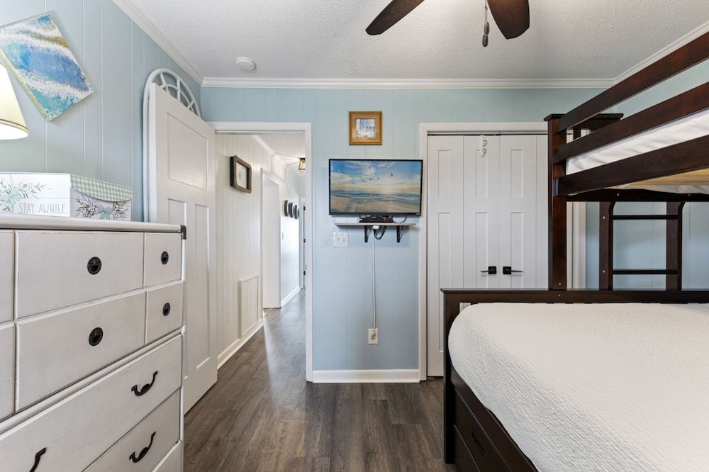 Signature Condo, 2 Bedrooms, Balcony, Beach View