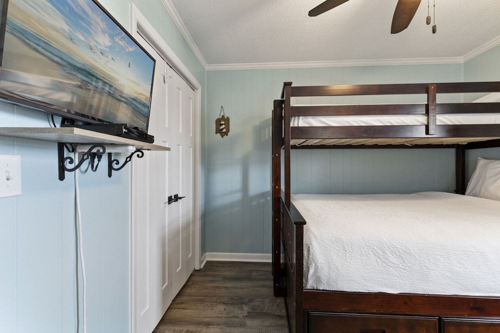 Signature Condo, 2 Bedrooms, Balcony, Beach View