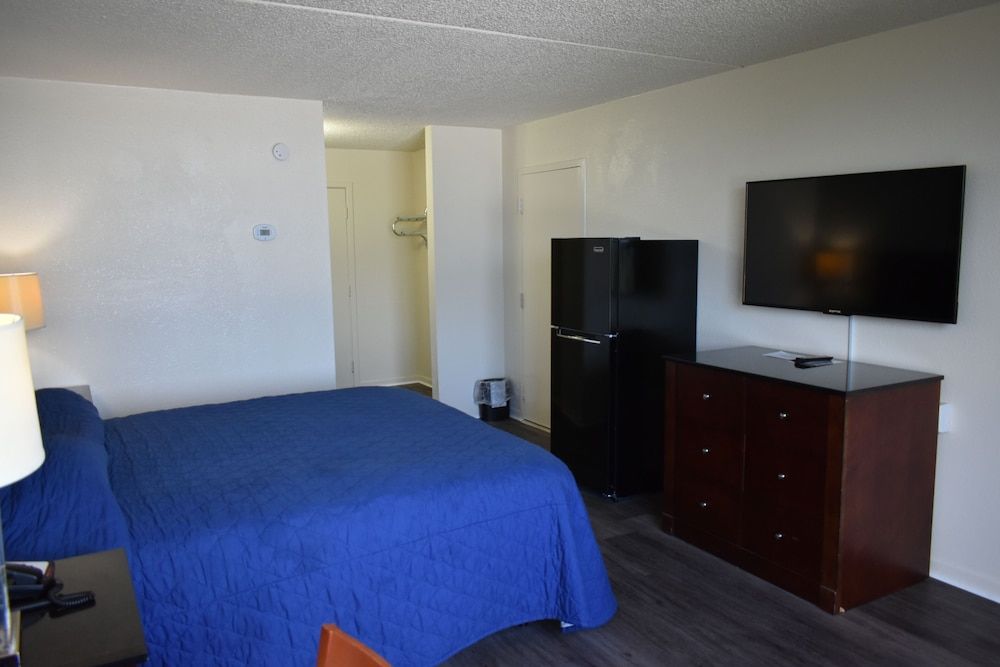 USA Economy Lodge Premium Room, 1 King Bed