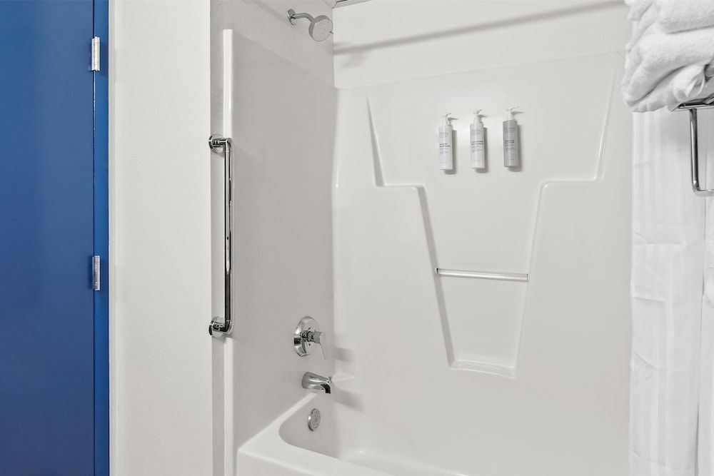 Spark by Hilton Sumter Room, 2 Queen Beds 4