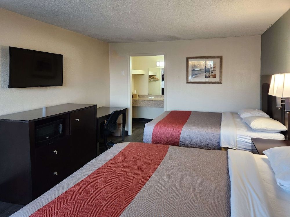 Econo Lodge Room, 2 Double Beds, Non Smoking