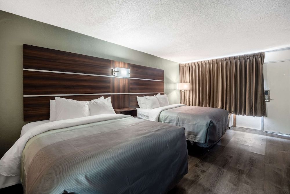 Quality Inn Standard Room, 2 Queen Beds, Non Smoking 3