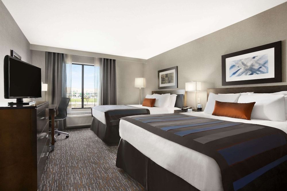 Room, 2 Queen Beds, Accessible, Non Smoking (Roll-In Shower)