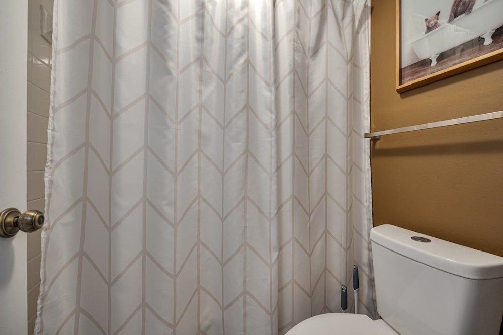 Bearadise Mountain Getaway Condo, 1 Queen Bed with Sofa bed, Patio, Garden View 5