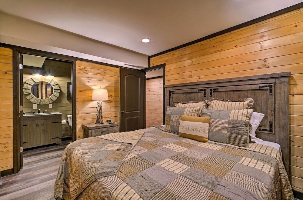 Cabin, Multiple Beds, Hot Tub