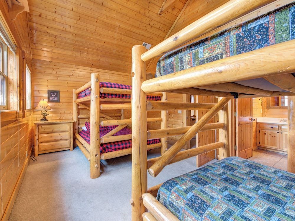 Studio (Multiple Bedrooms)