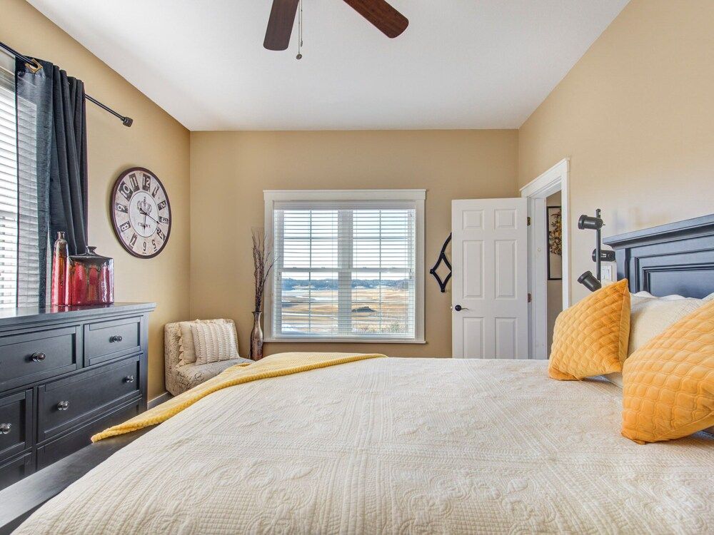 Studio (3 Bedrooms)