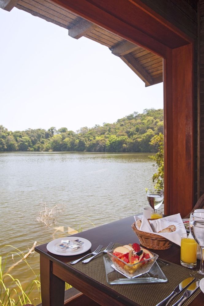 Las Lagunas Boutique Hotel E Waterfront Master Suite Single 6