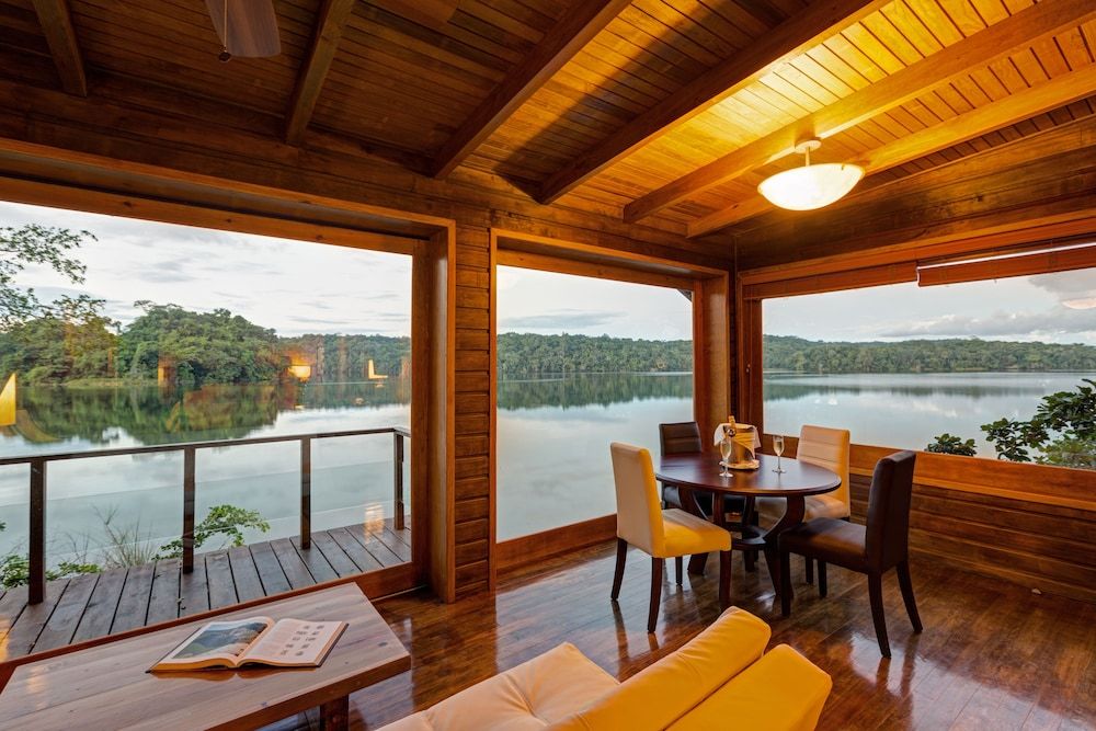 Las Lagunas Boutique Hotel E Waterfront Master Suite Single 7