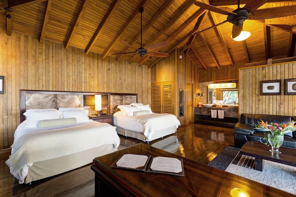 Las Lagunas Boutique Hotel F Waterfront Master Suite Double 6