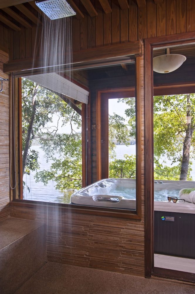 Las Lagunas Boutique Hotel E Waterfront Master Suite Single 10