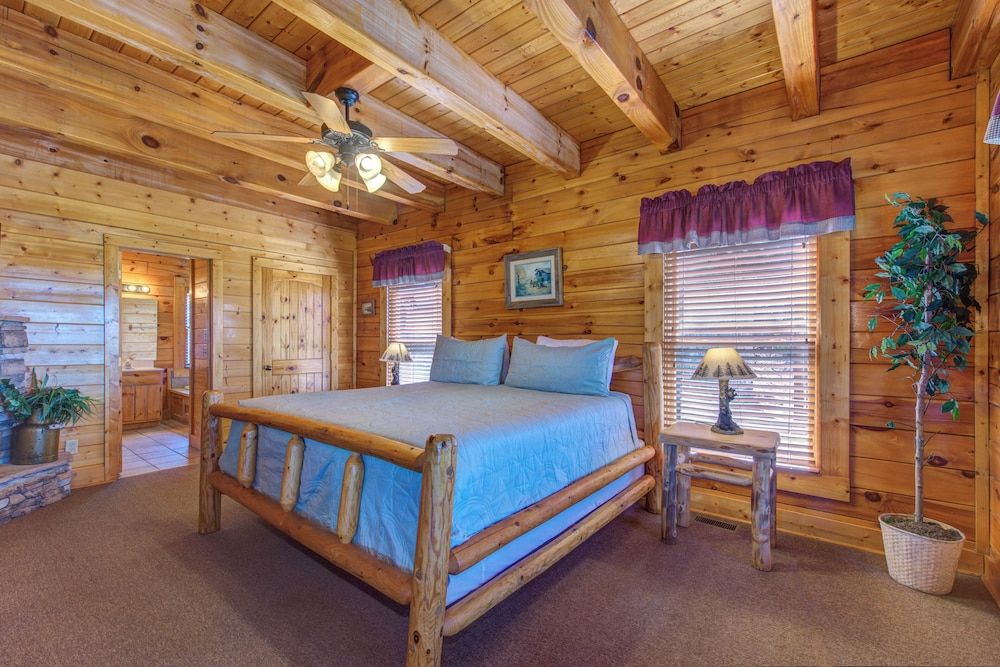 Cabin, Multiple Beds, Hot Tub, Mountain View