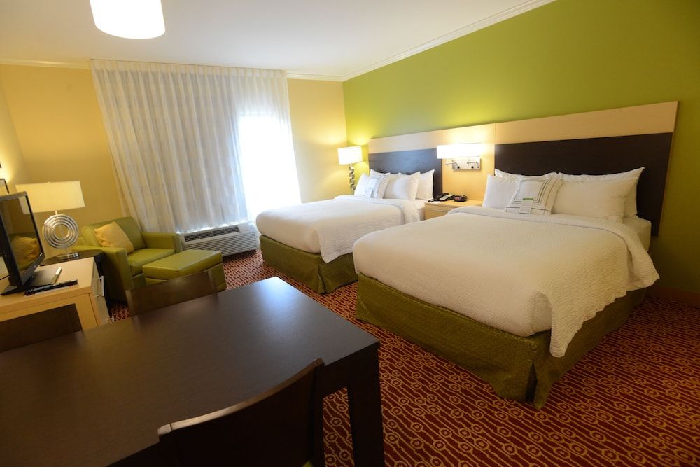 Studio, 2 Queen Beds (Hearing Accessible)
