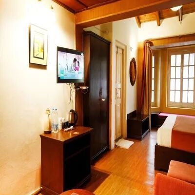 The Palace Belvedere (Walkable Distance from Mall Road) Deluxe Room 4