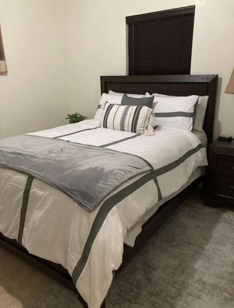 Eagle Pass Condo Rentals Traditional Condo