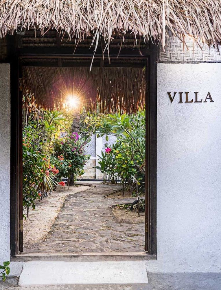 undefined Tír na nÓg Beachfront Resort 4