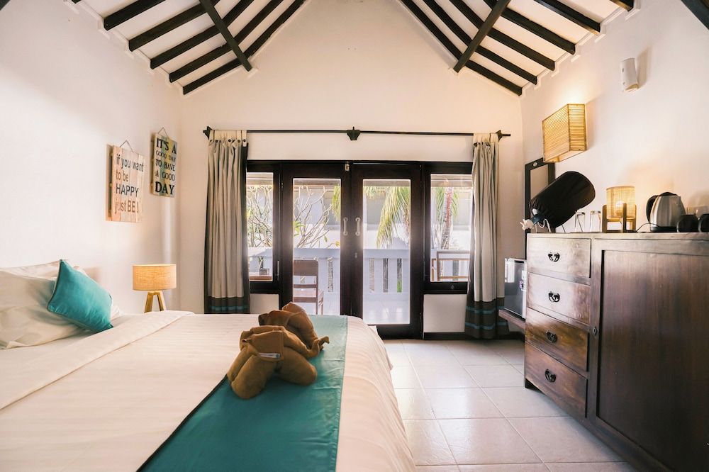 Tír na nÓg Beachfront Resort Standard Double Room 4