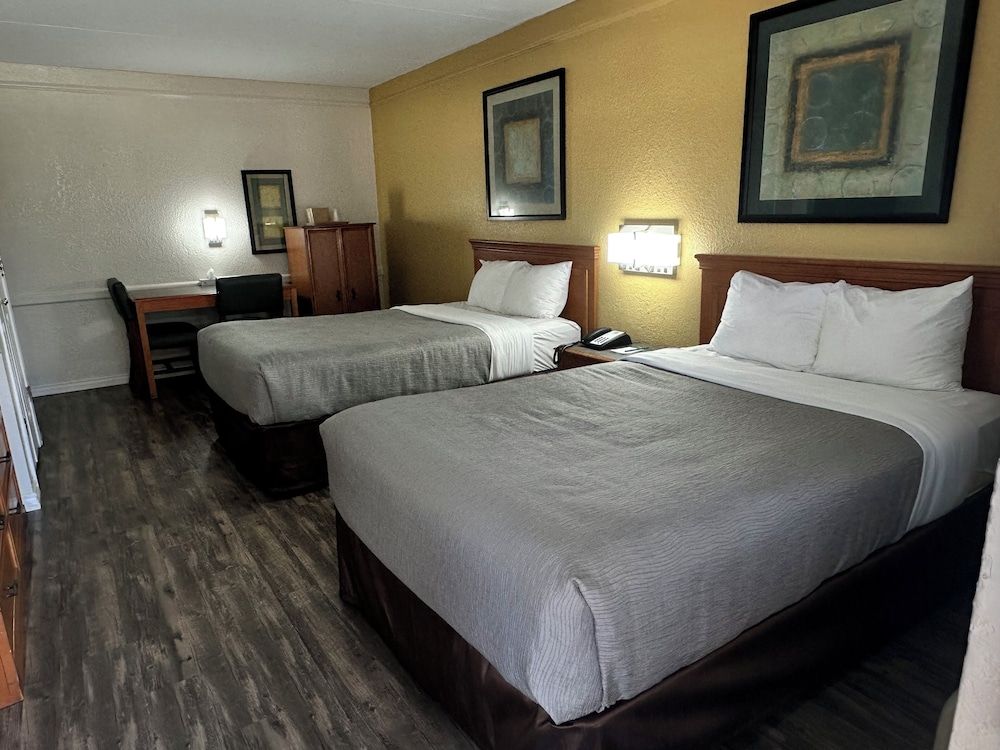 Quality Inn Nacogdoches Near University Standard Room, 2 Double Beds, Smoking 2