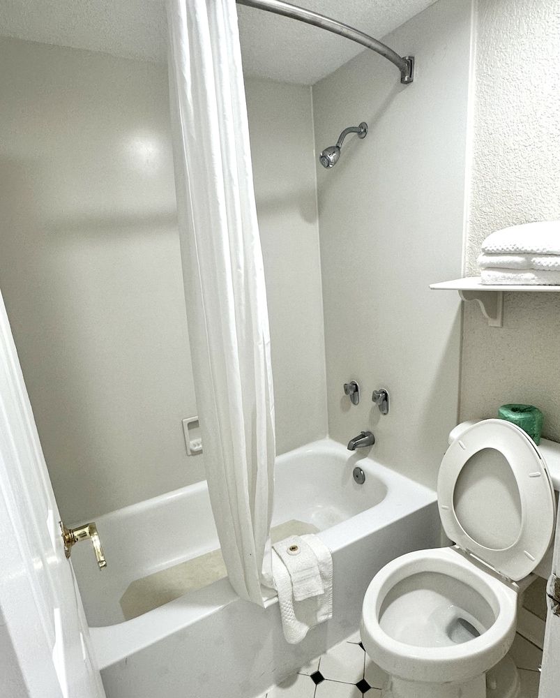 Quality Inn Nacogdoches Near University Standard Room, 2 Double Beds, Smoking 3