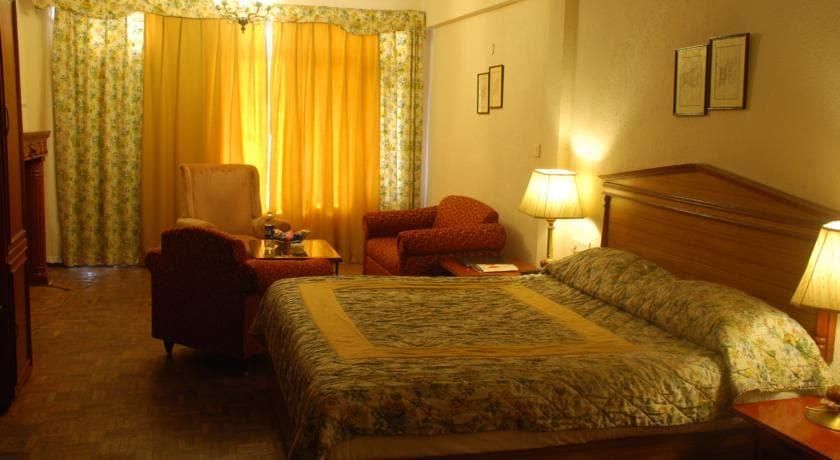 Classic The Mall Classic Suite (Lake Facing) 3