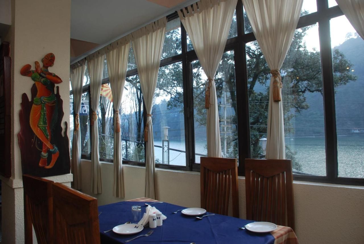 Food & Dining