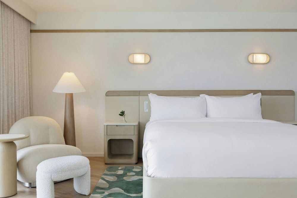 Studio Suite, 1 King Bed, Balcony, Oceanfront