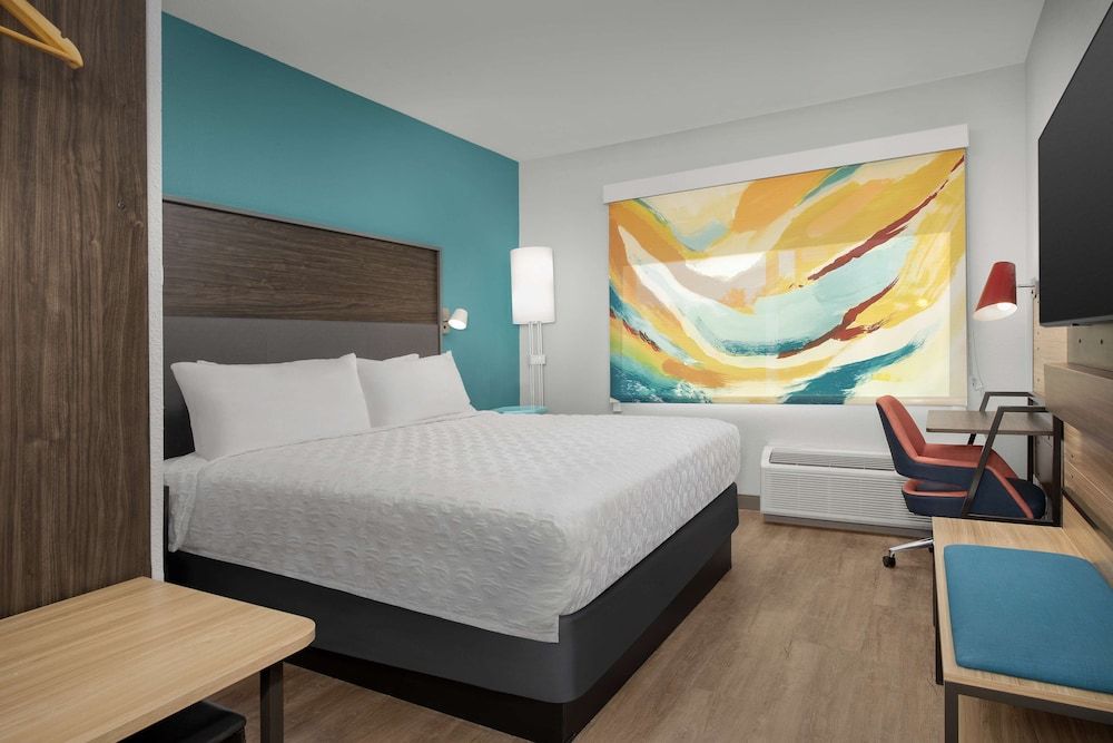 Room, 1 King Bed, Accessible (Hearing)