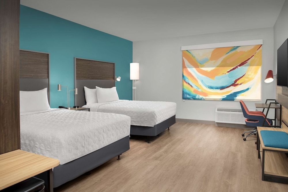Room, 2 Queen Beds, Accessible, Bathtub