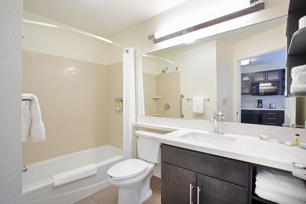 Studio Suite, 1 Queen Bed, Accessible (Comm, Mobil Tub)