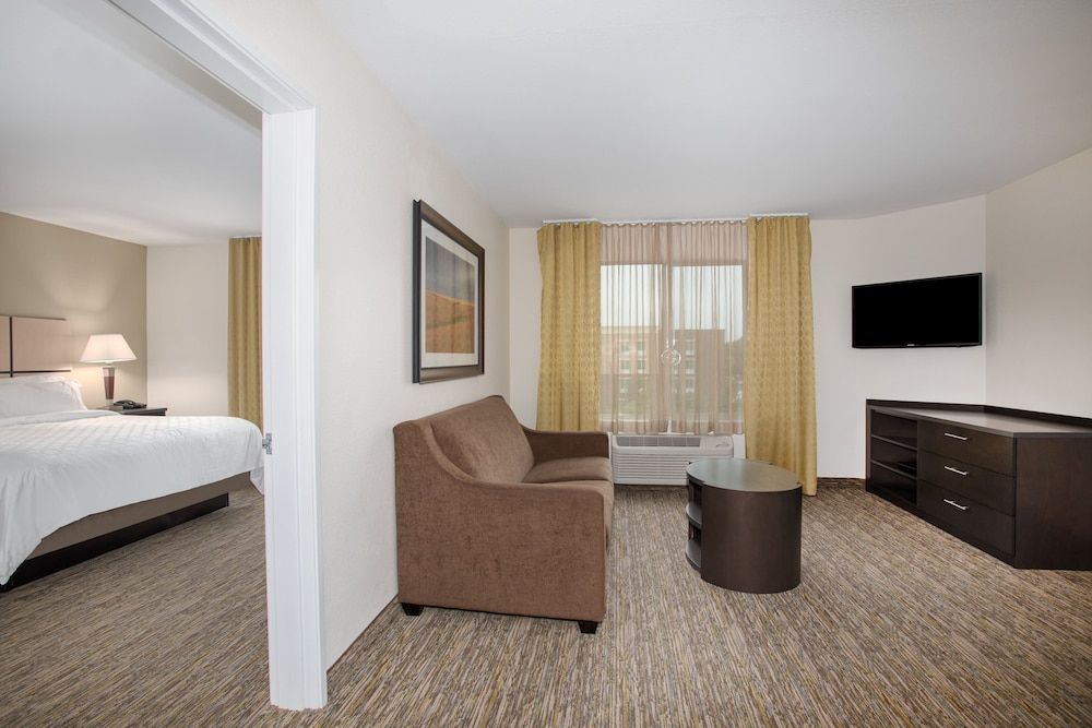 Suite, 1 Bedroom, Accessible (1 King, Mobil Tub)