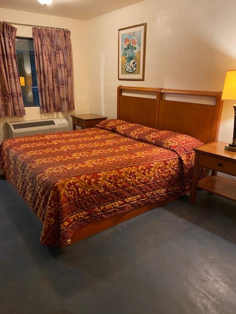 Pharr Executive Inn Economy Room