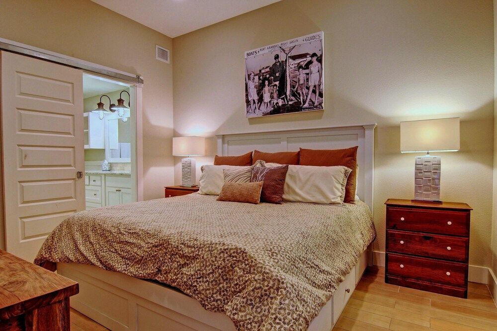Condo, 3 Bedrooms