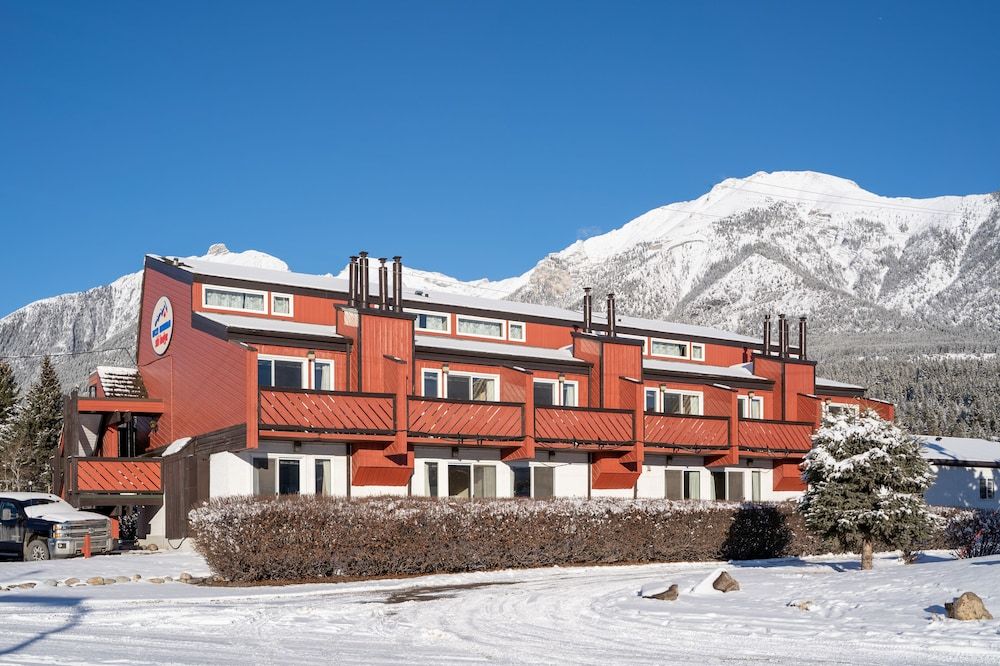 Rocky Mountain Ski Lodge