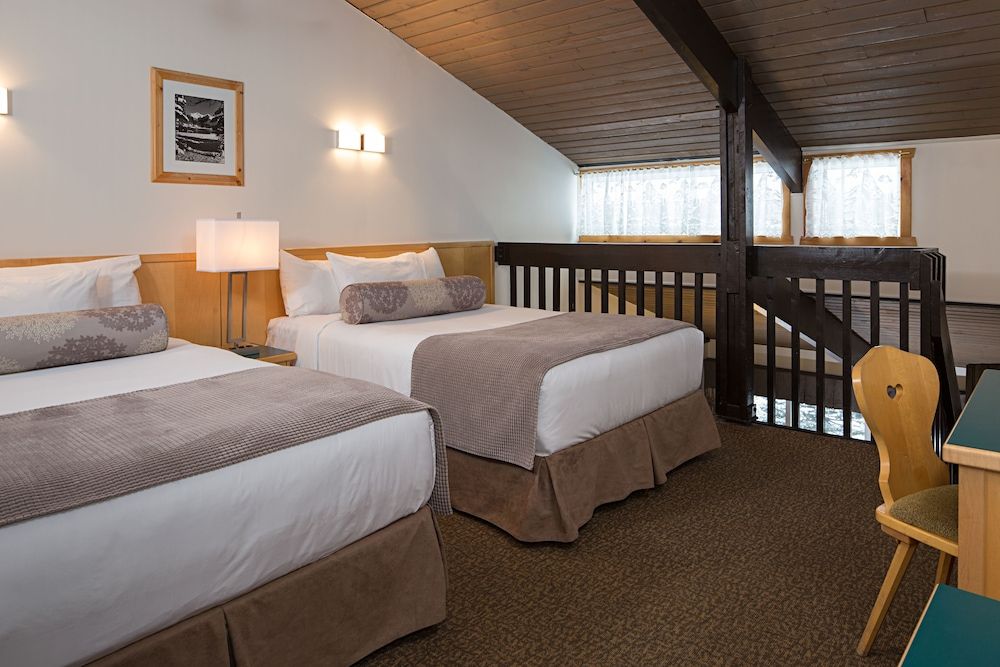 Loft, 2 Double and Queen, 1 Bedroom, Mountain View, Balcony