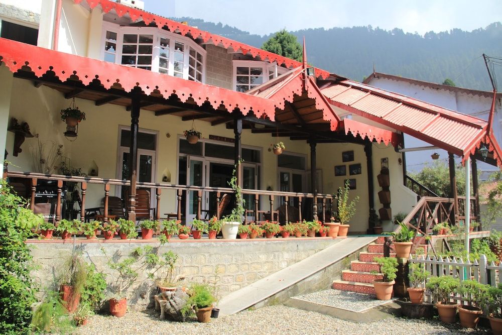 undefined Swiss Cottage (In-house Parking)