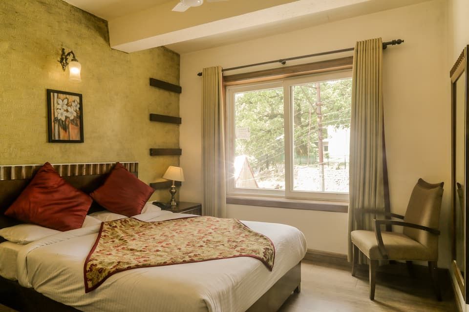 Swiss Cottage (In-house Parking) Deluxe Room 2