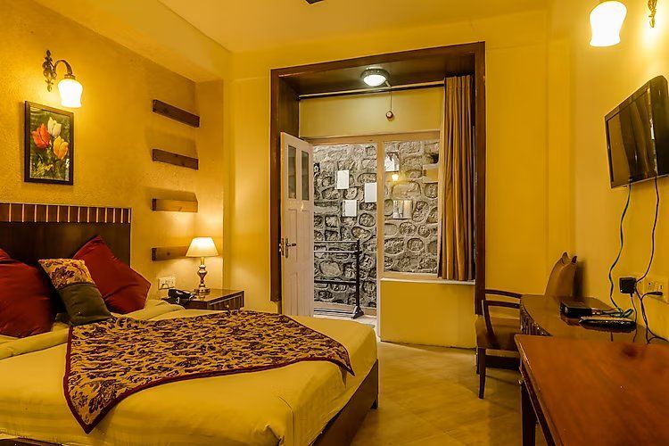 Swiss Cottage (In-house Parking) Deluxe Room