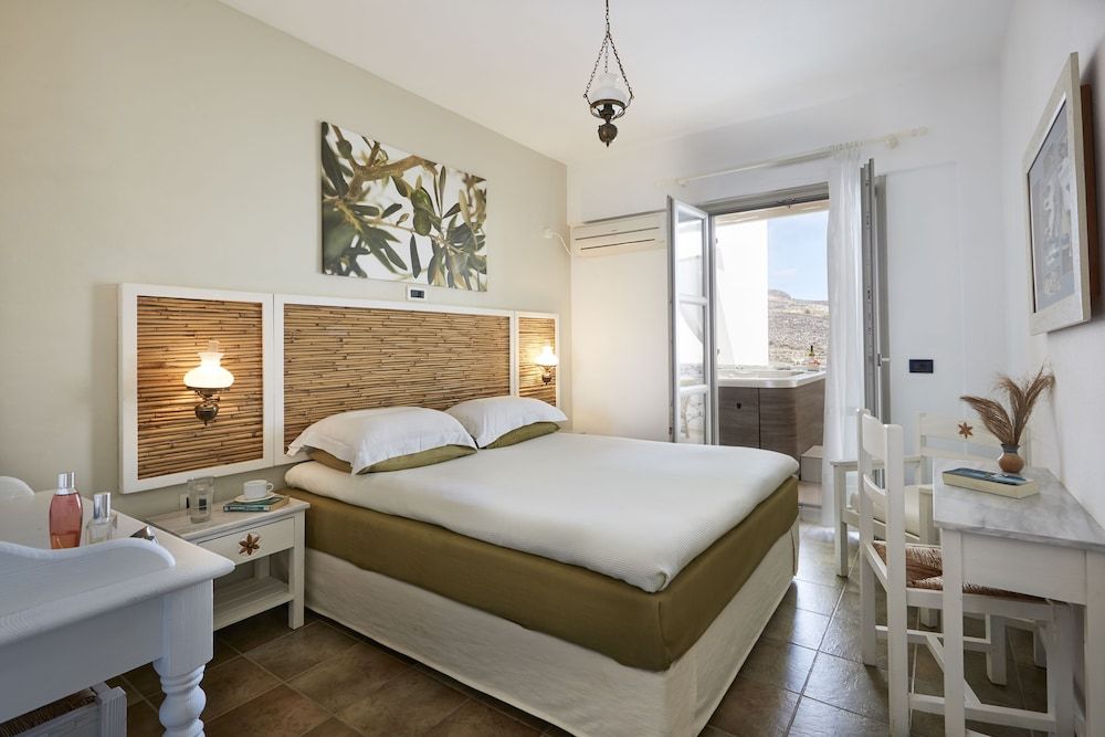 Superior Suite, Sea View (Private Outdoor Jetted Tub)