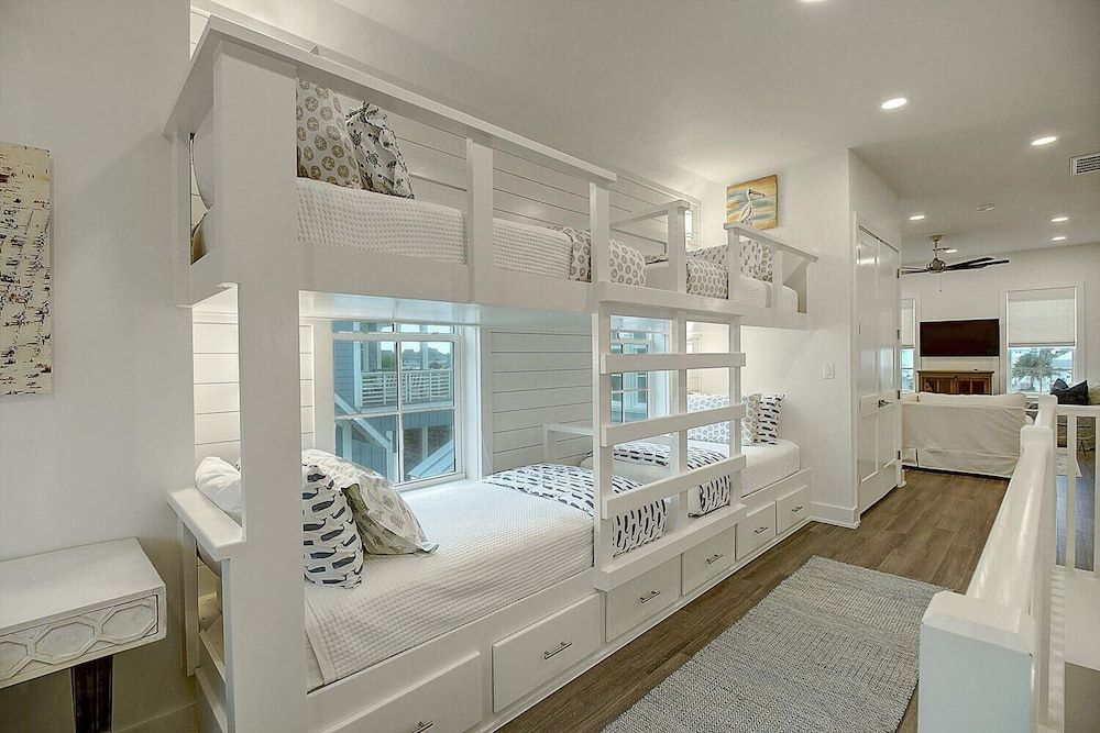 House (4 Bedrooms)