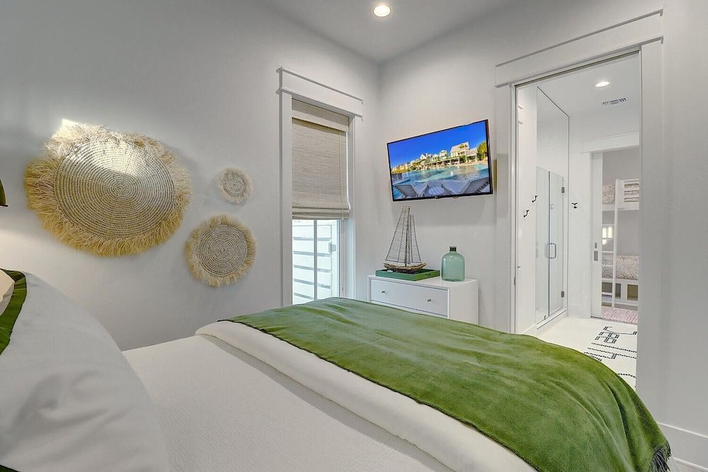 House (Multiple Bedrooms)