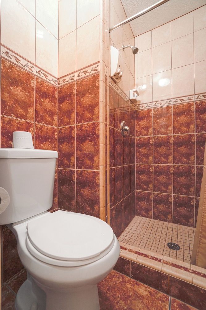 Vali Ho Motel By OYO Weslaco Mercedes Room, 2 Double Beds 6