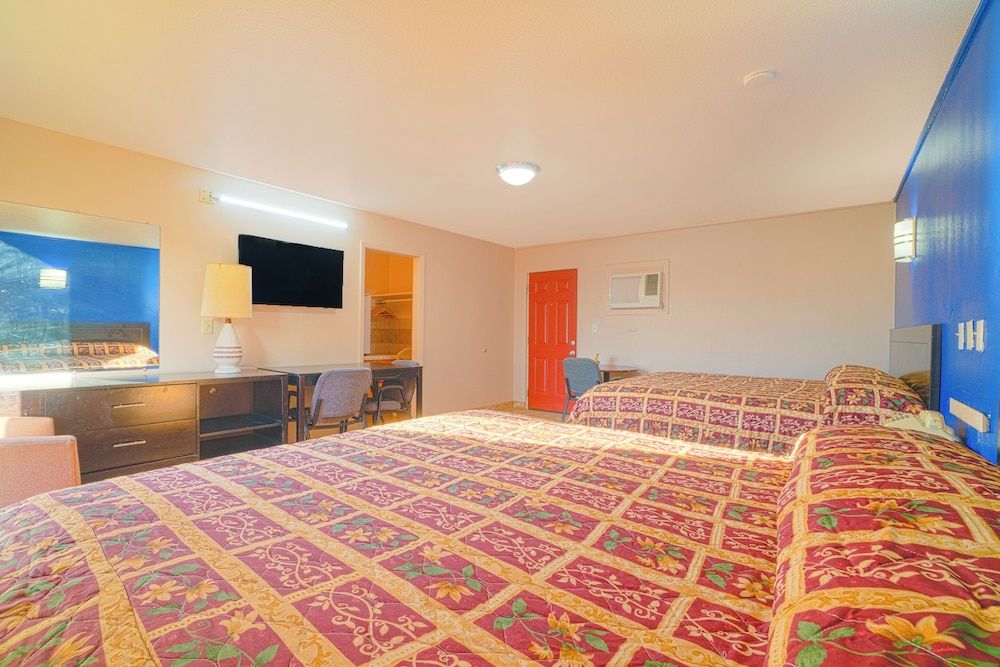 Vali Ho Motel By OYO Weslaco Mercedes Room, Multiple Beds 3