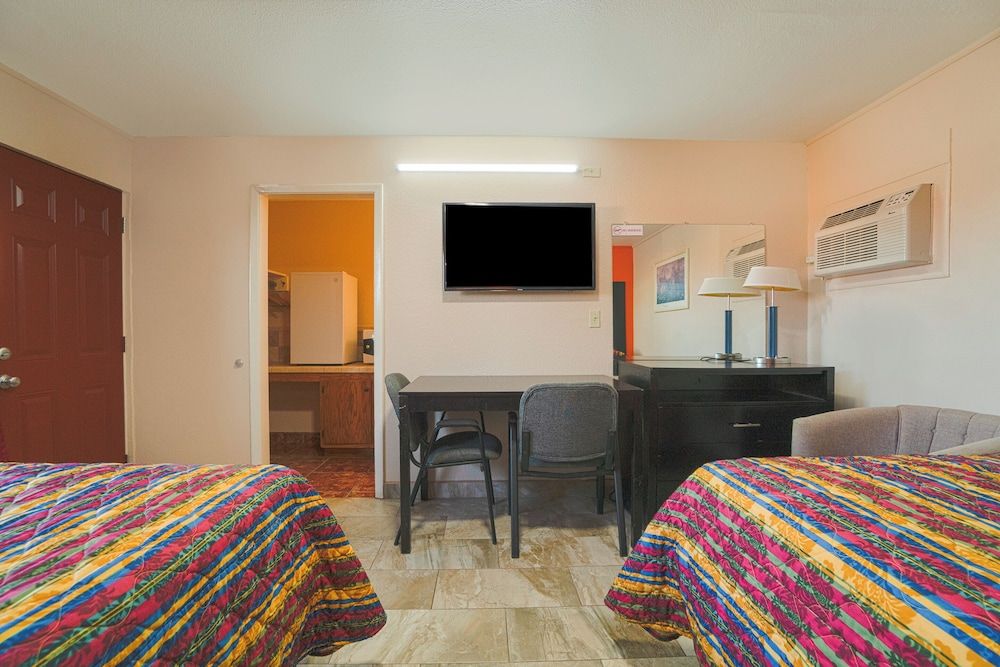 Vali Ho Motel By OYO Weslaco Mercedes Room, 2 Double Beds 9