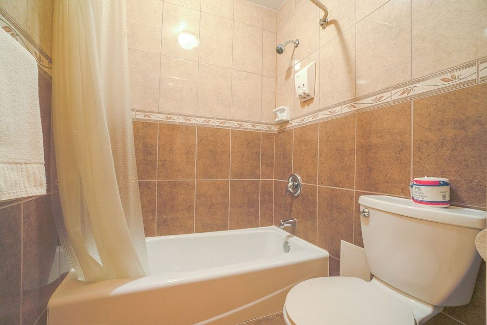 Vali Ho Motel By OYO Weslaco Mercedes Room, Multiple Beds 8