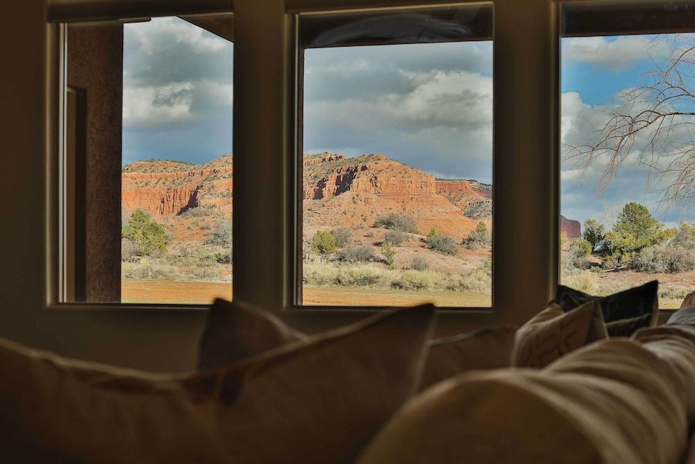 undefined Bright Modern Abode - 32 Miles to Zion Nat'l Park! 8