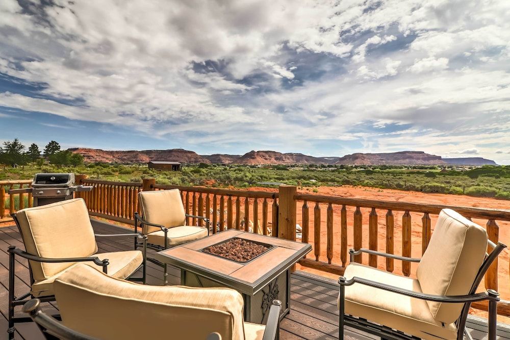 undefined Dreamy Kanab Cabin w/ Hot Tub & Panoramic Views! 4